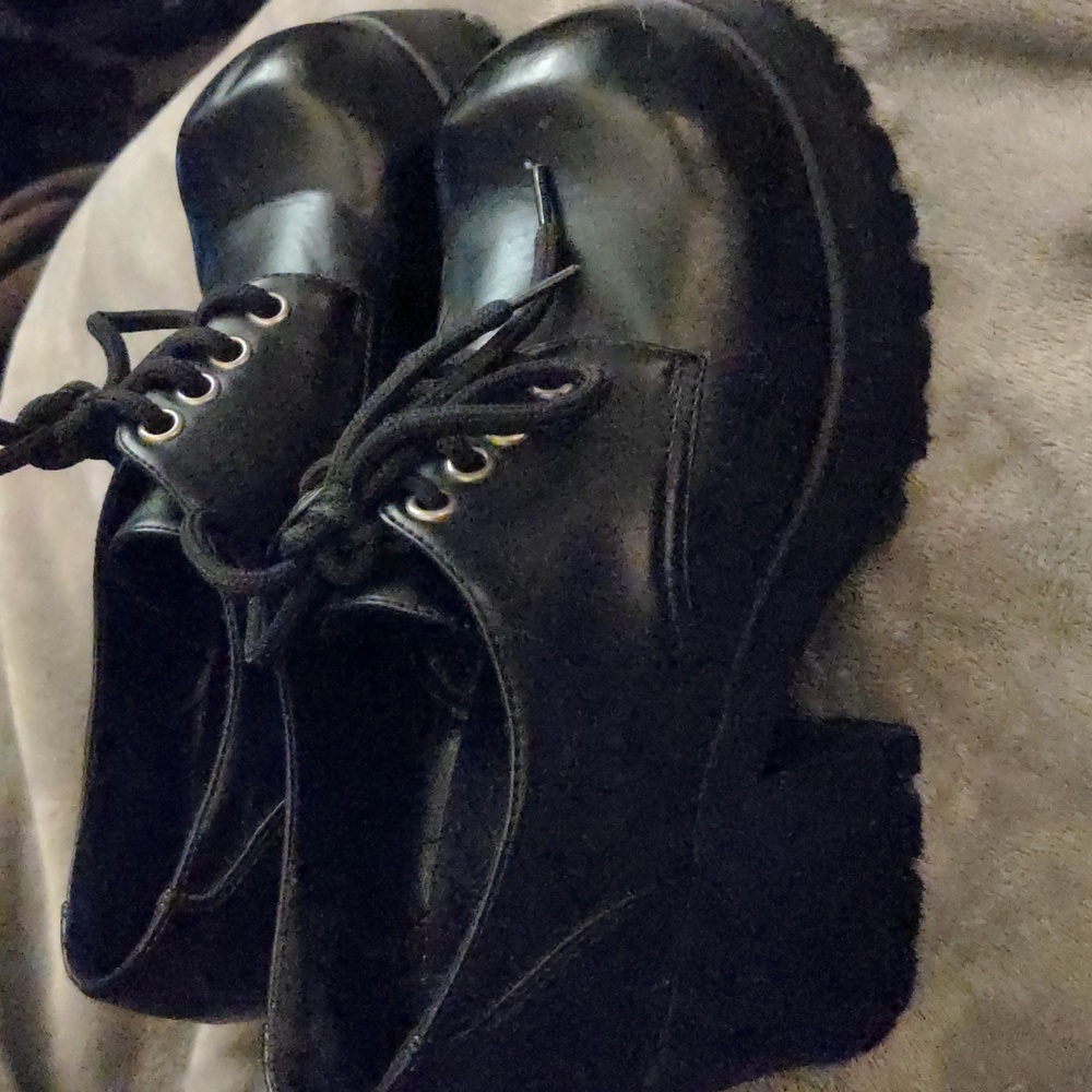 Vintage goth or jirai kei Soda platform shoes